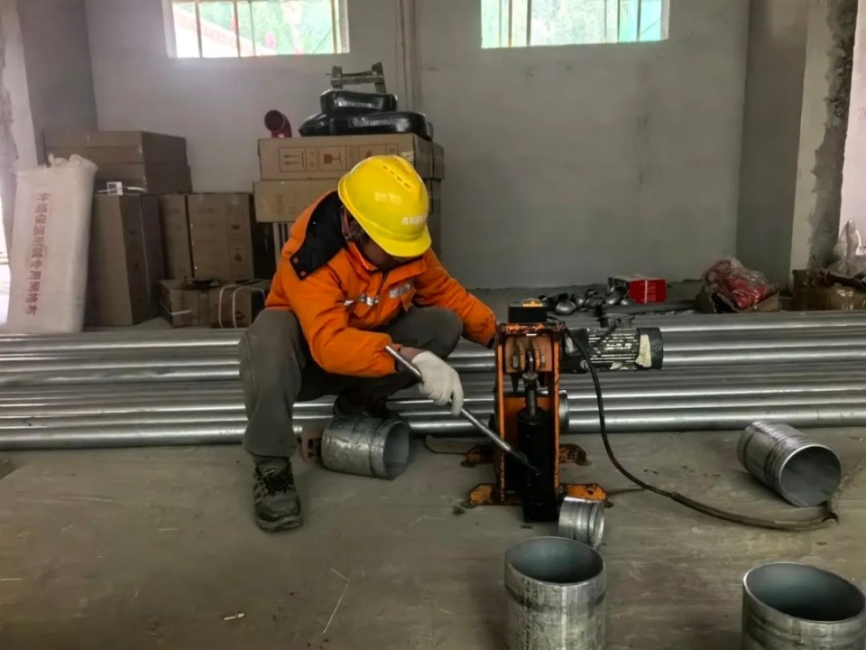 壤塘城关小学新楼主体完工 内外焕新迎金秋